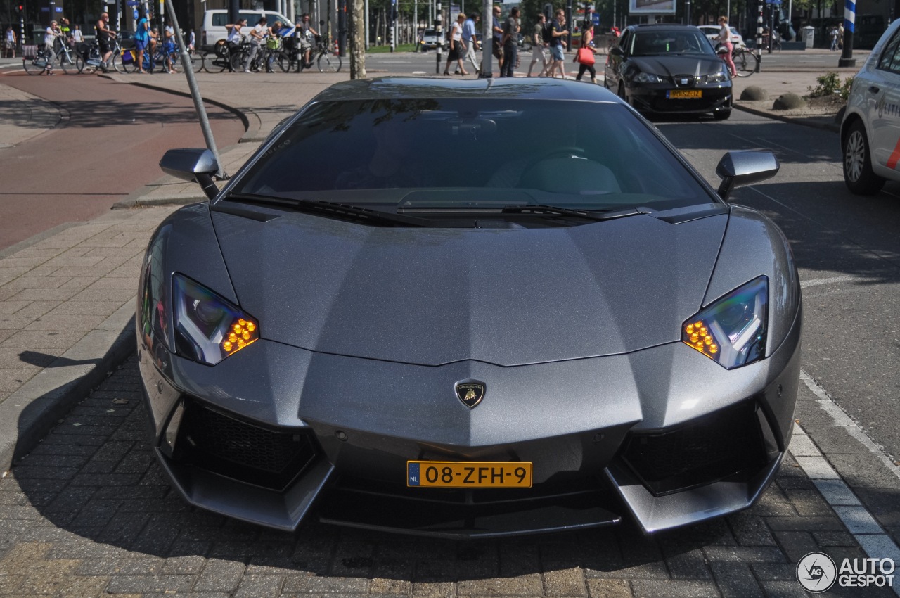 Lamborghini Aventador LP700-4