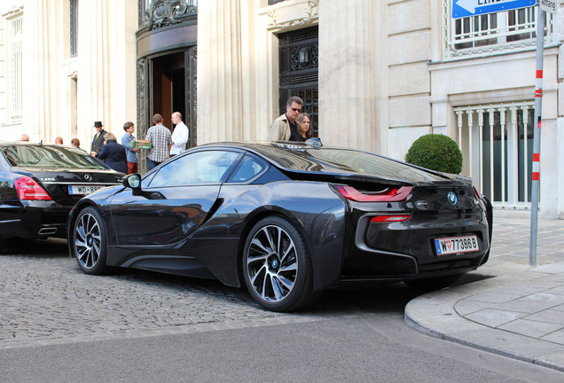 BMW i8