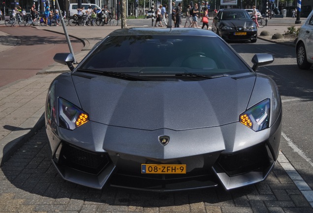 Lamborghini Aventador LP700-4