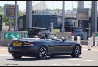 Aston Martin DB9 Volante