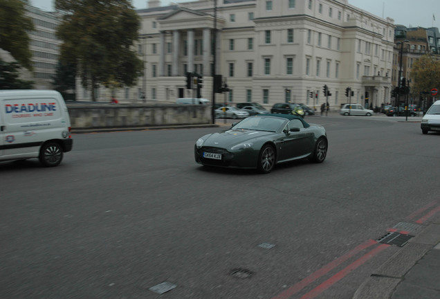 Aston Martin V8 Vantage Roadster 2012