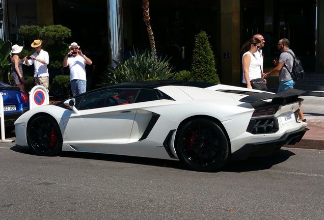 Lamborghini Aventador LP700-4 Roadster