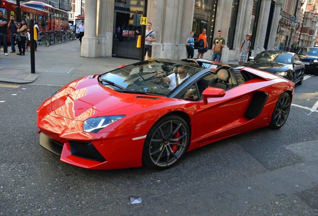 Lamborghini Aventador LP700-4 Roadster