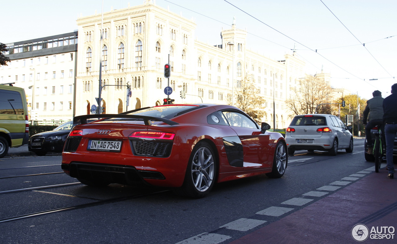 Audi R8 V10 Plus 2015