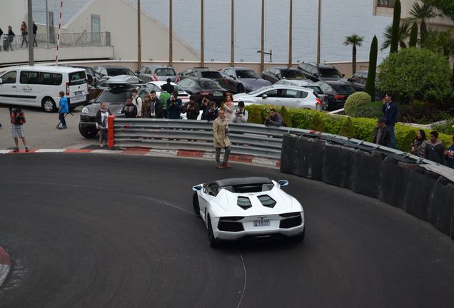 Lamborghini Aventador LP700-4 Roadster