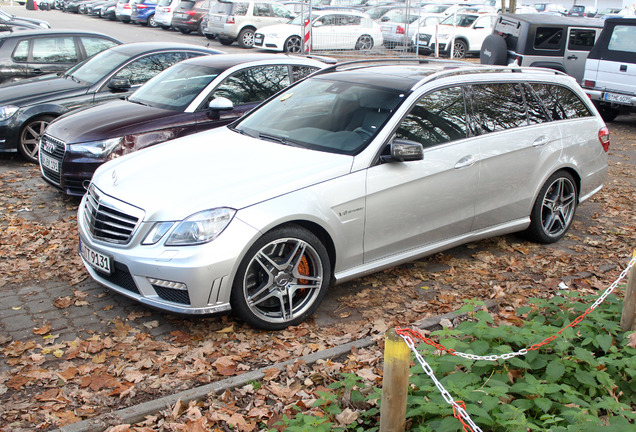 Mercedes-Benz E 63 AMG S212 V8 Biturbo