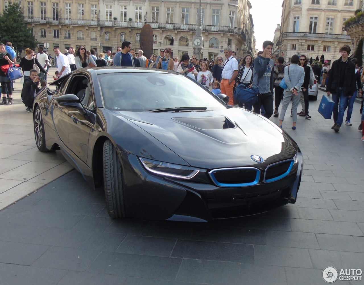 BMW i8