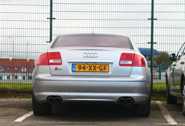 Audi S8 D3