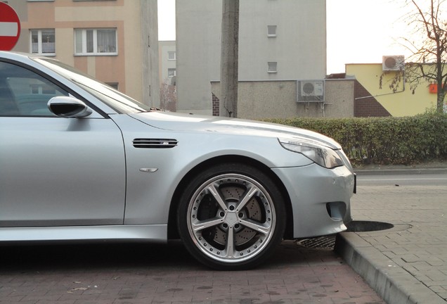 BMW M5 E60 2005