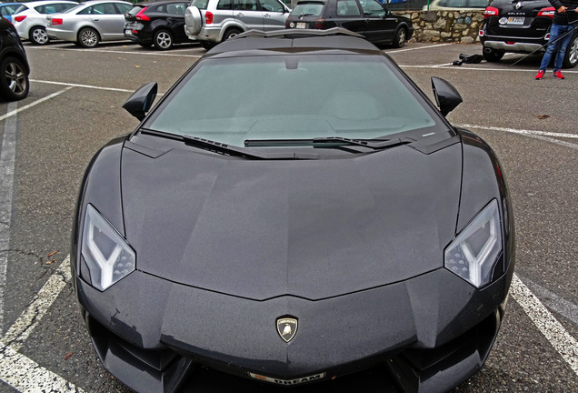 Lamborghini Aventador LP700-4 Roadster