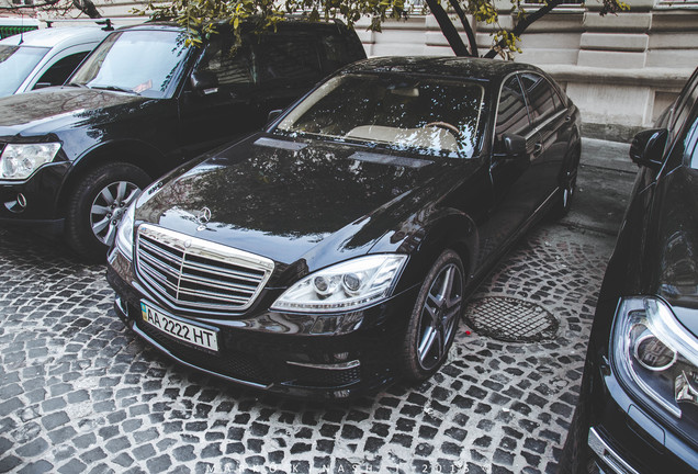 Mercedes-Benz S 65 AMG V221 2010