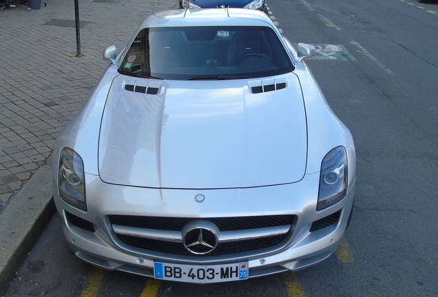 Mercedes-Benz SLS AMG