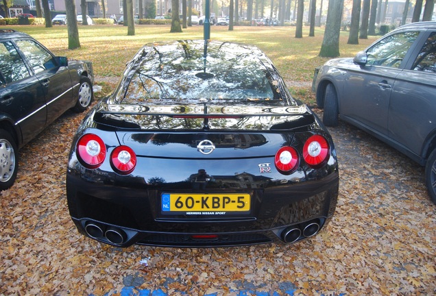 Nissan GT-R