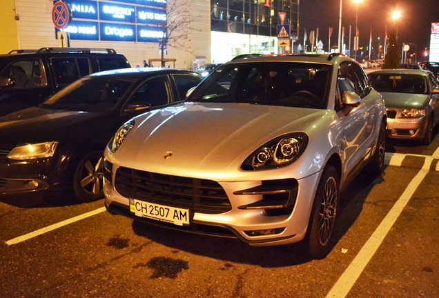 Porsche 95B Macan Turbo