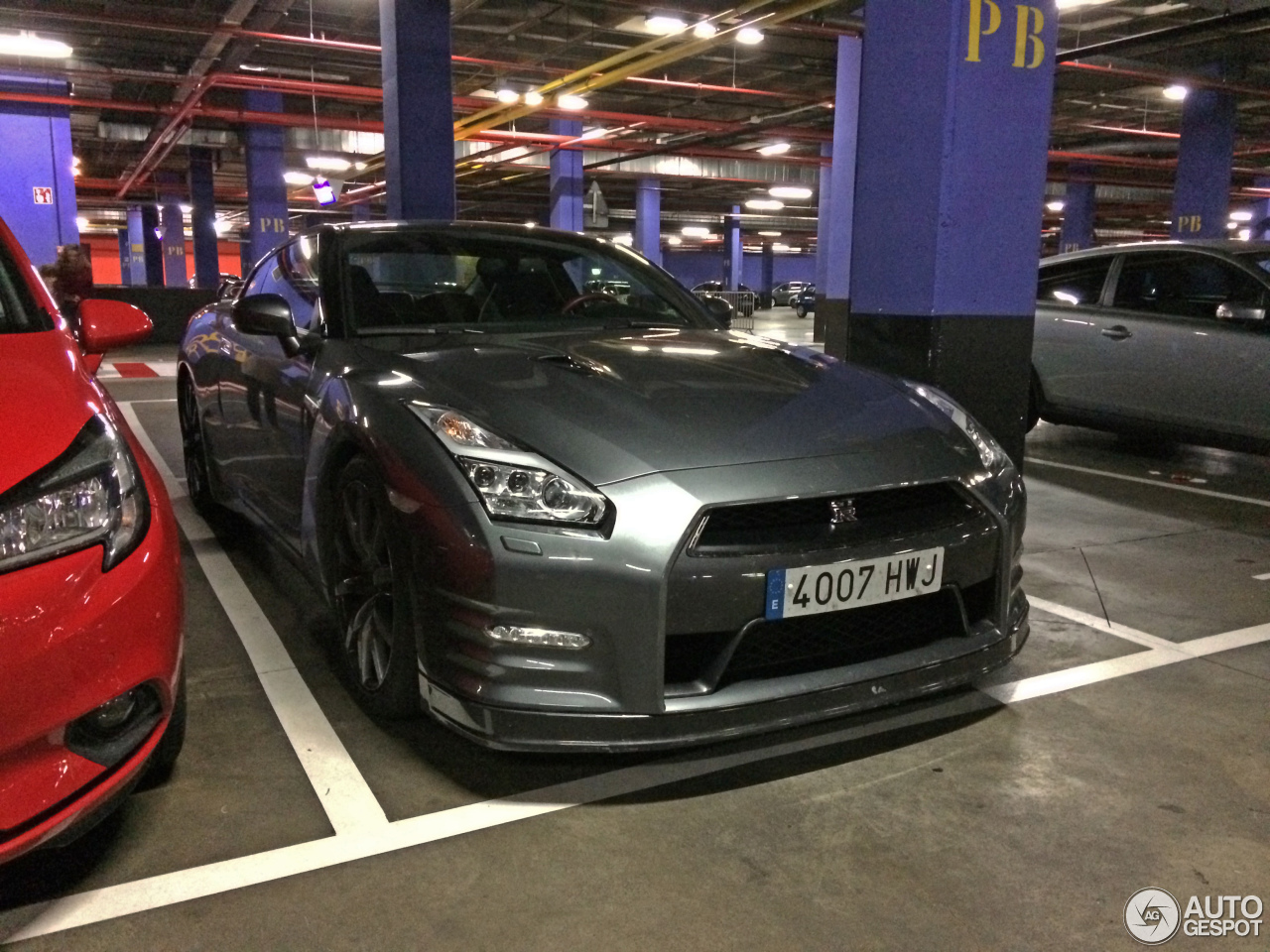 Nissan GT-R 2014