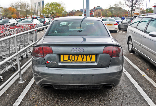 Audi RS4 Sedan