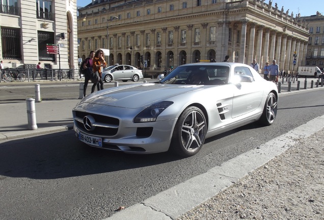 Mercedes-Benz SLS AMG