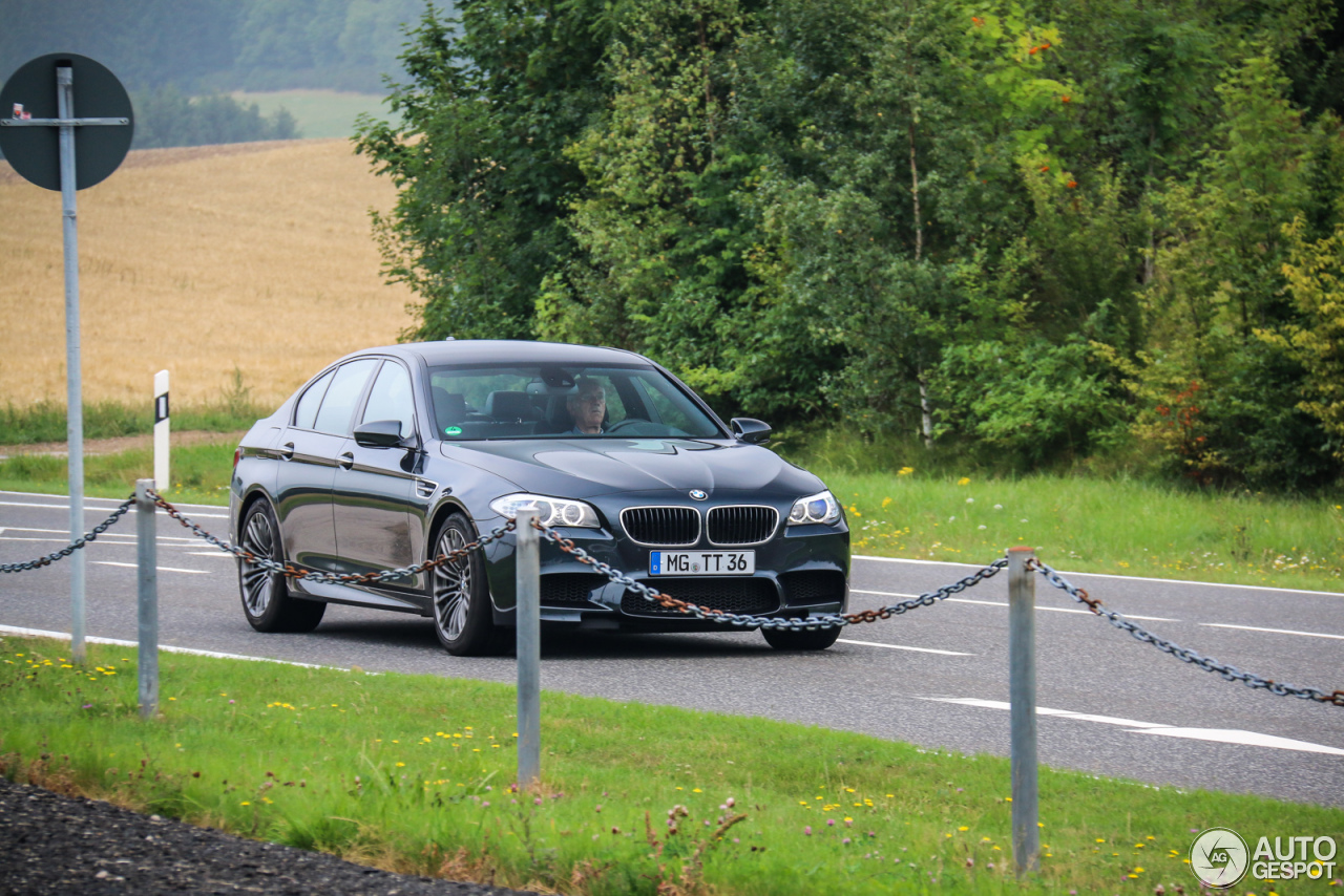 BMW M5 F10 2011