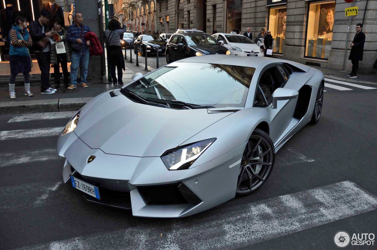 Lamborghini Aventador LP700-4