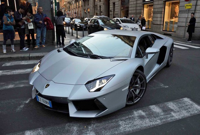 Lamborghini Aventador LP700-4