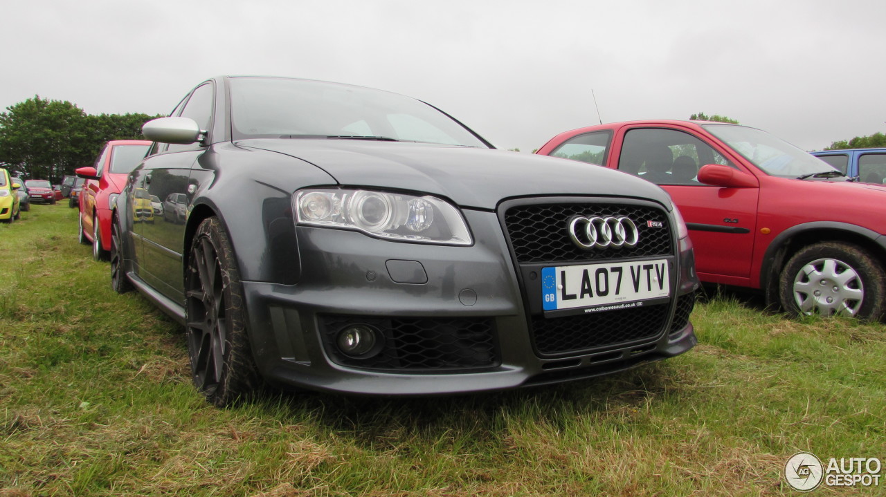 Audi RS4 Sedan