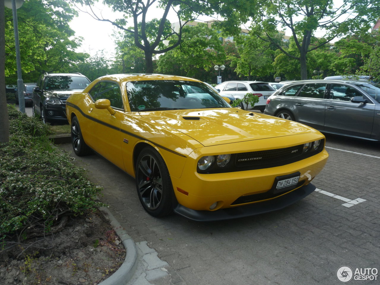 Dodge Challenger SRT-8 392 Yellow Jacket
