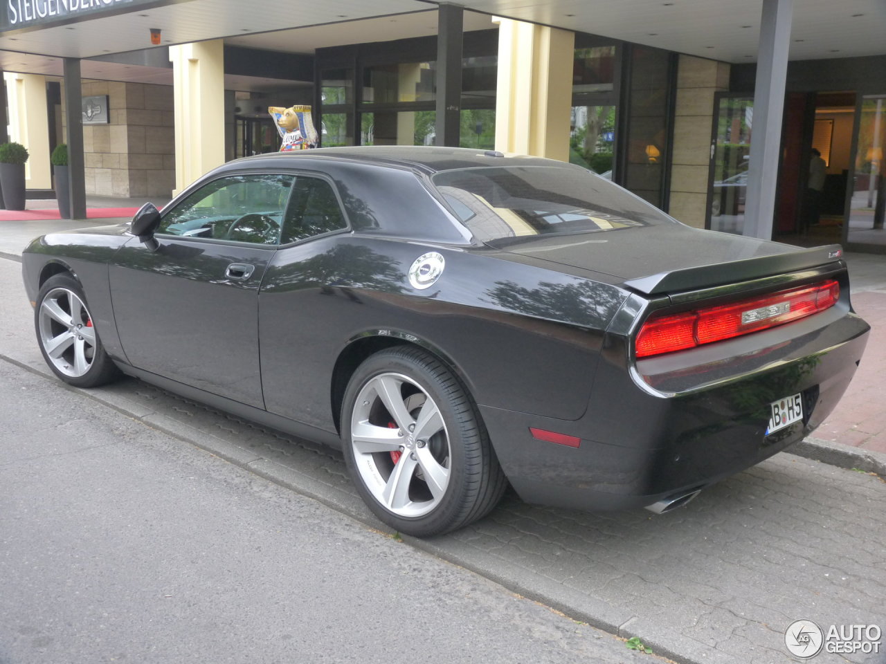 Dodge Challenger SRT-8