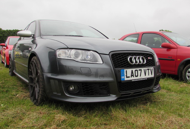 Audi RS4 Sedan