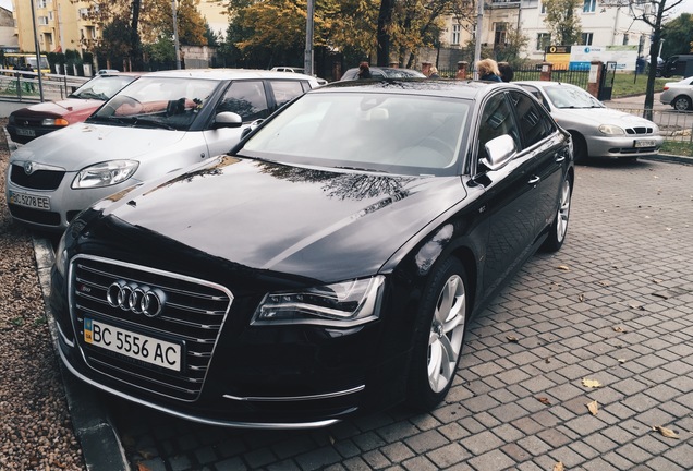 Audi S8 D4