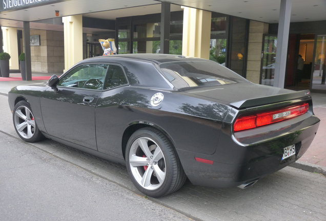 Dodge Challenger SRT-8