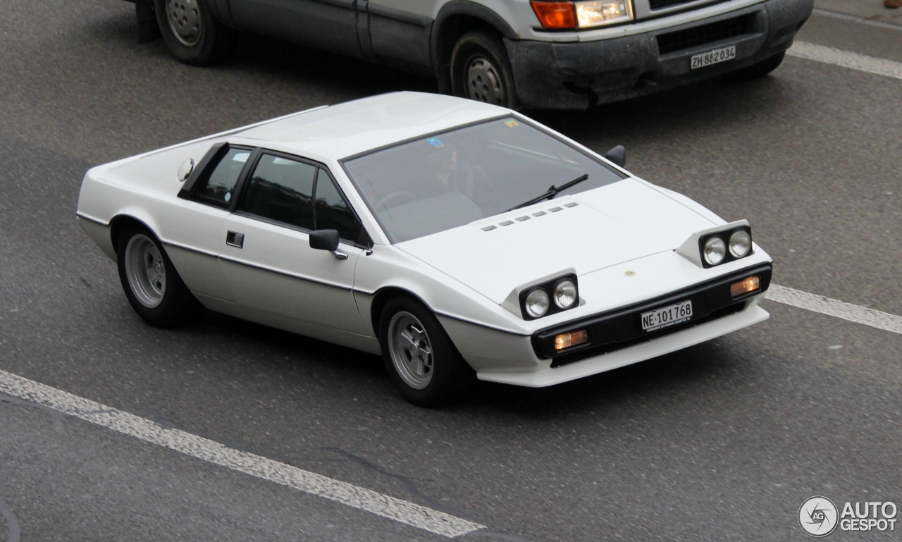 Lotus Esprit S2