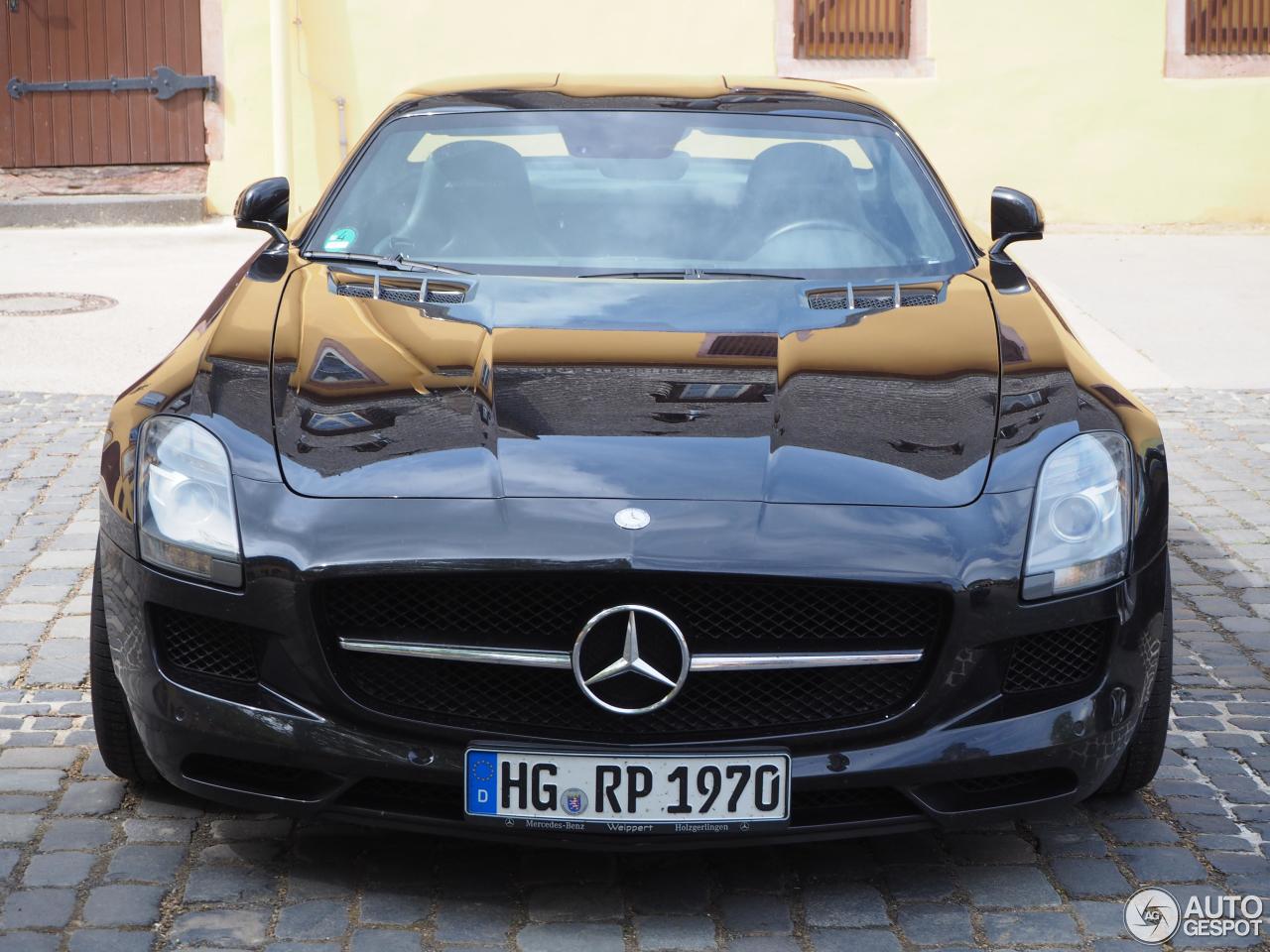 Mercedes-Benz SLS AMG