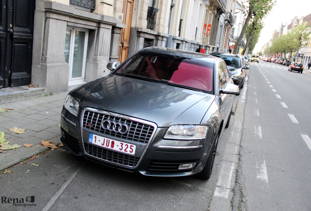 Audi S8 D3