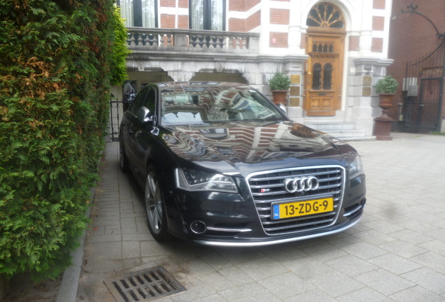 Audi S8 D4