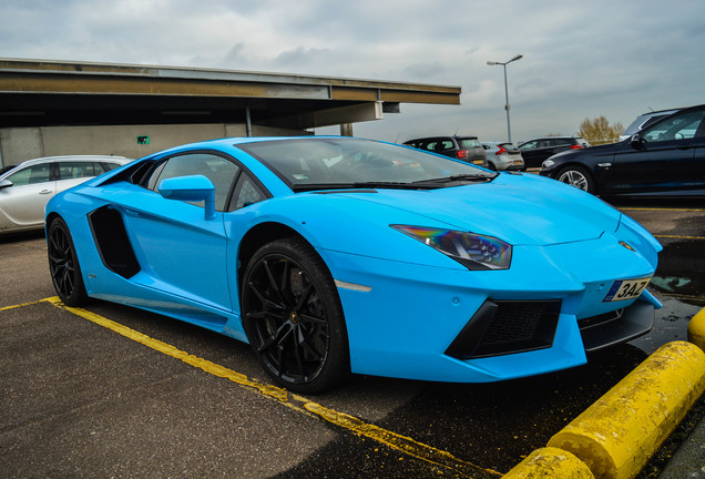 Lamborghini Aventador LP700-4