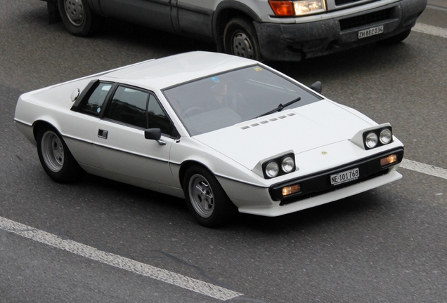 Lotus Esprit S2