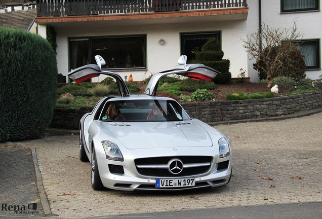 Mercedes-Benz SLS AMG