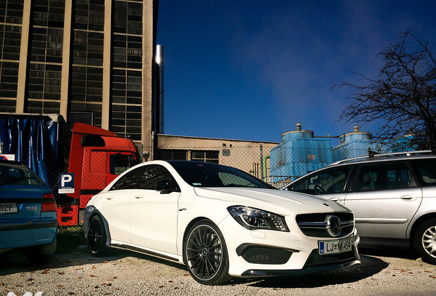 Mercedes-Benz CLA 45 AMG C117