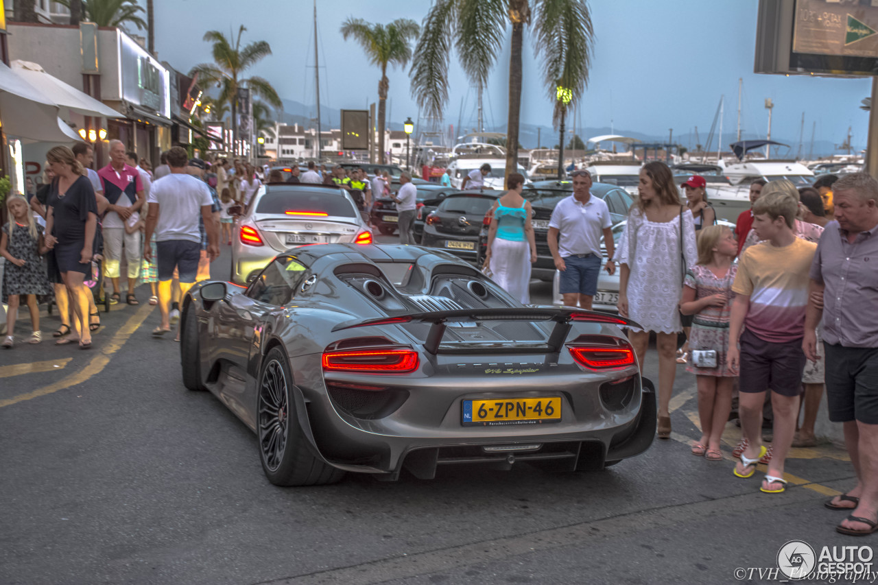 Porsche 918 Spyder Weissach Package