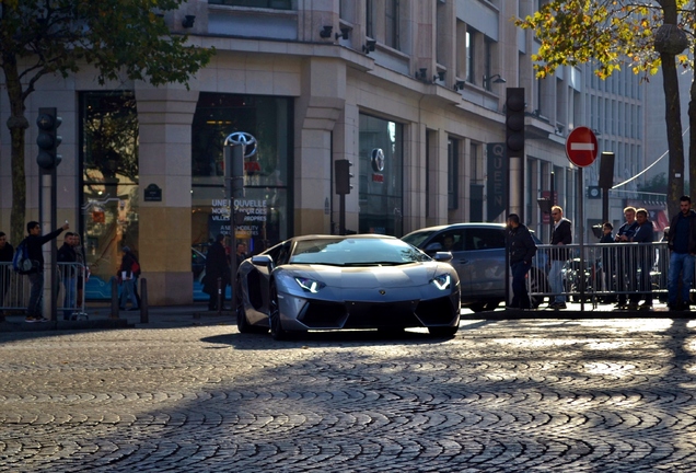 Lamborghini Aventador LP700-4 Roadster