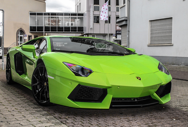 Lamborghini Aventador LP700-4