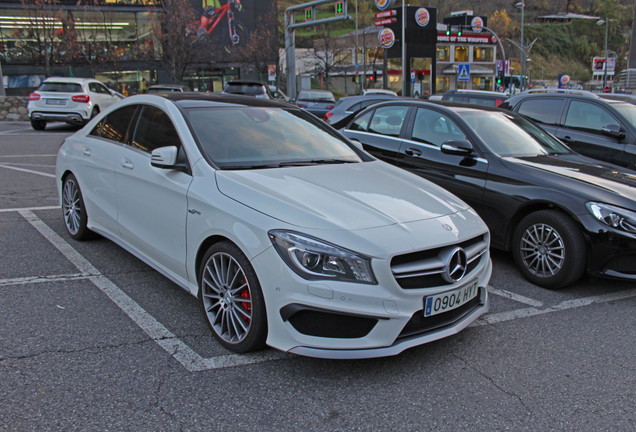 Mercedes-Benz CLA 45 AMG C117