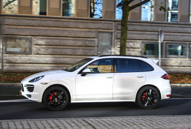 Porsche 958 Cayenne GTS