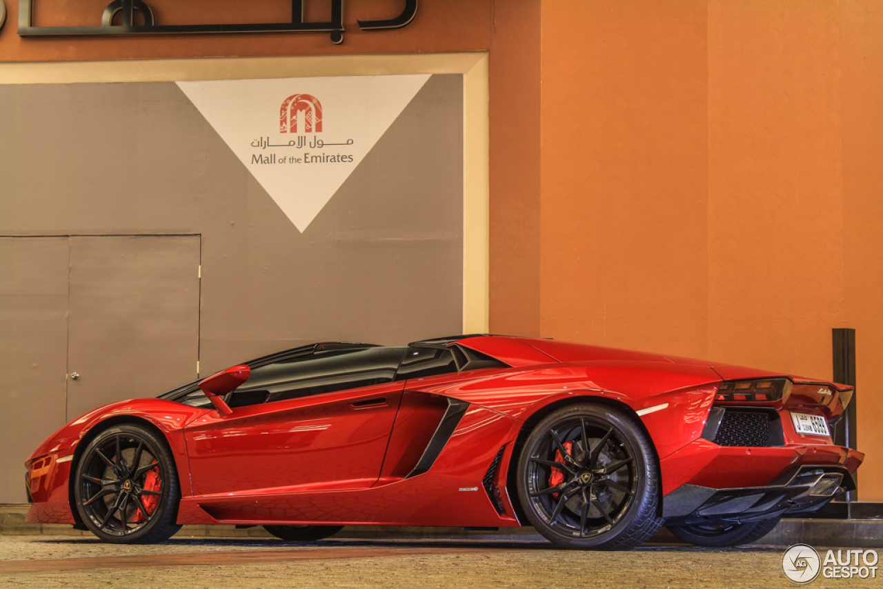 Lamborghini Aventador LP700-4 Roadster