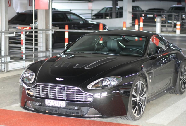 Aston Martin V12 Vantage