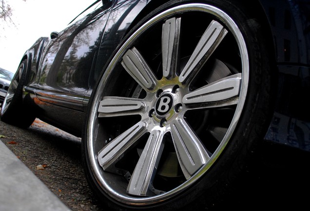 Bentley Continental GTC 2012