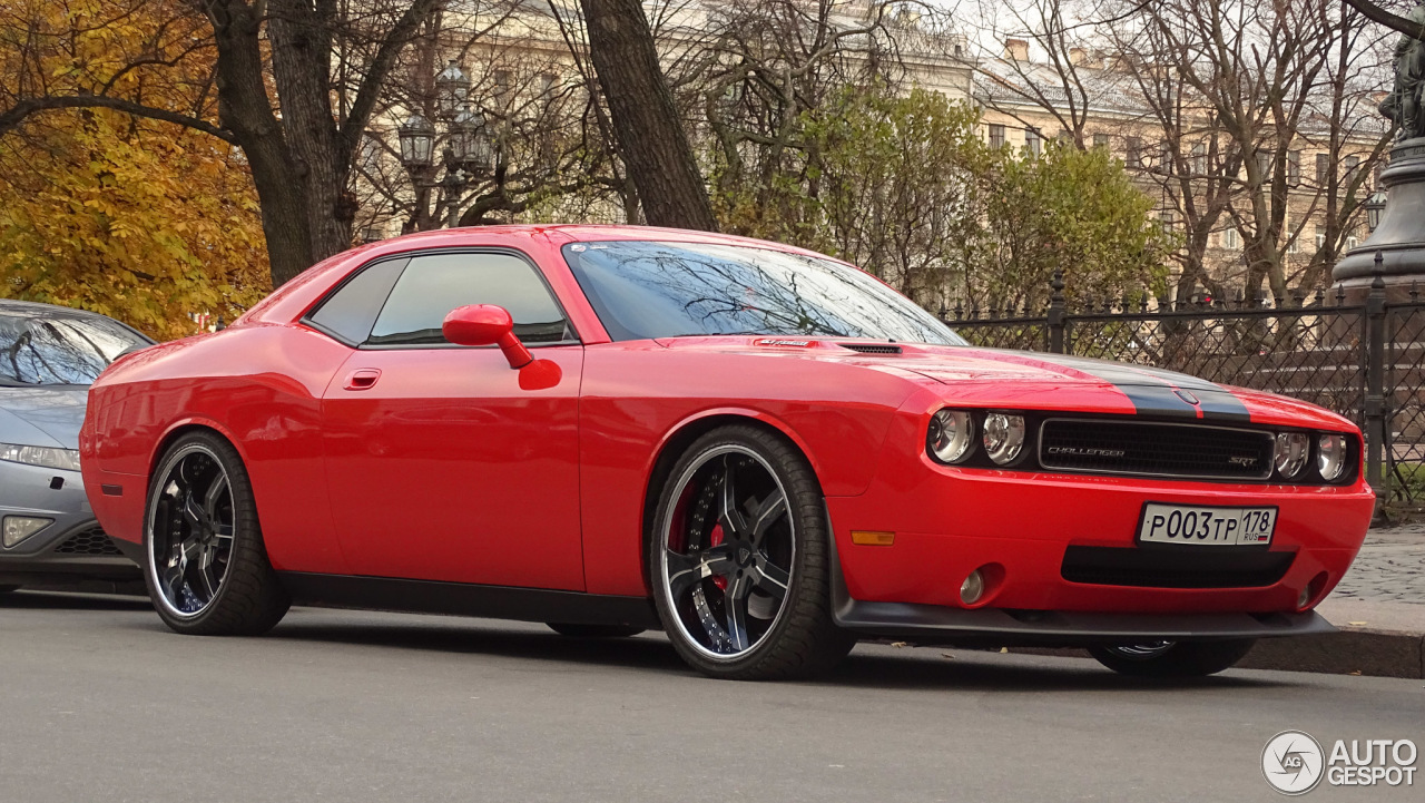 Dodge Challenger SRT-8