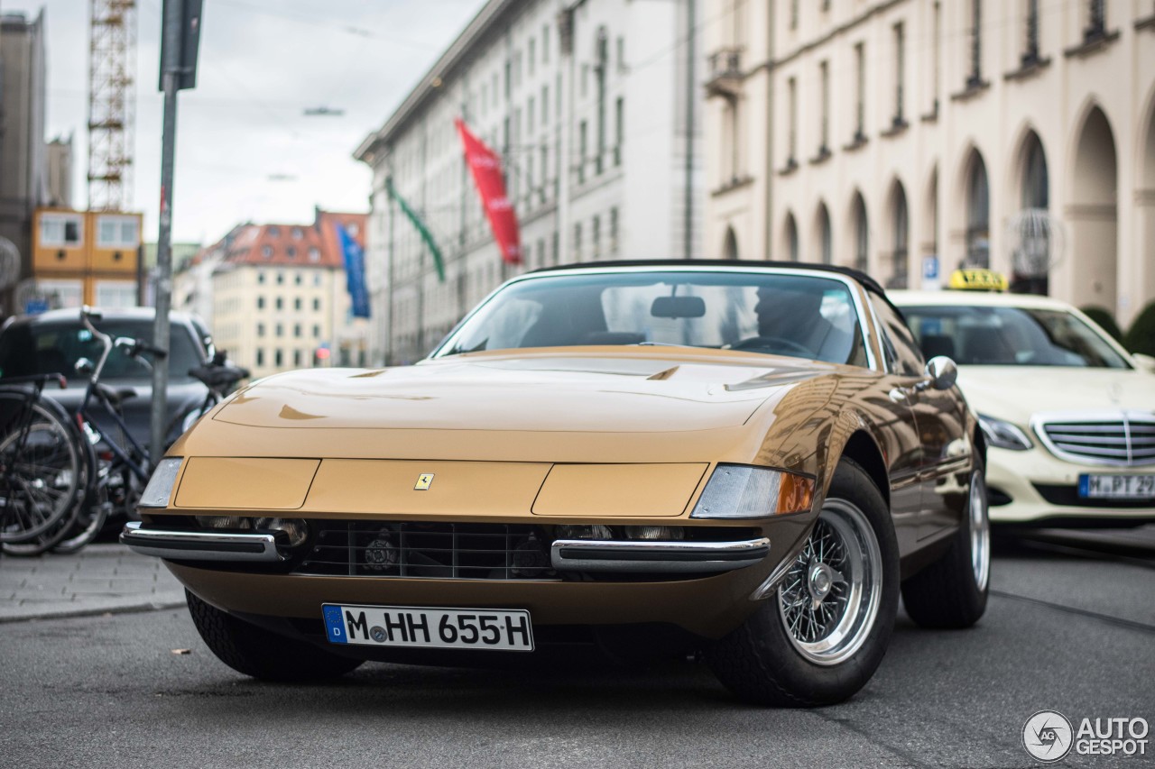 Ferrari 365 GTS/4 Daytona