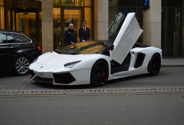 Lamborghini Aventador LP700-4 Pirelli Edition