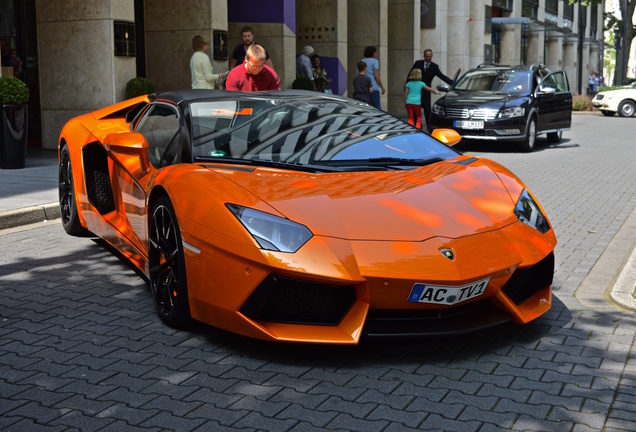 Lamborghini Aventador LP700-4 Roadster